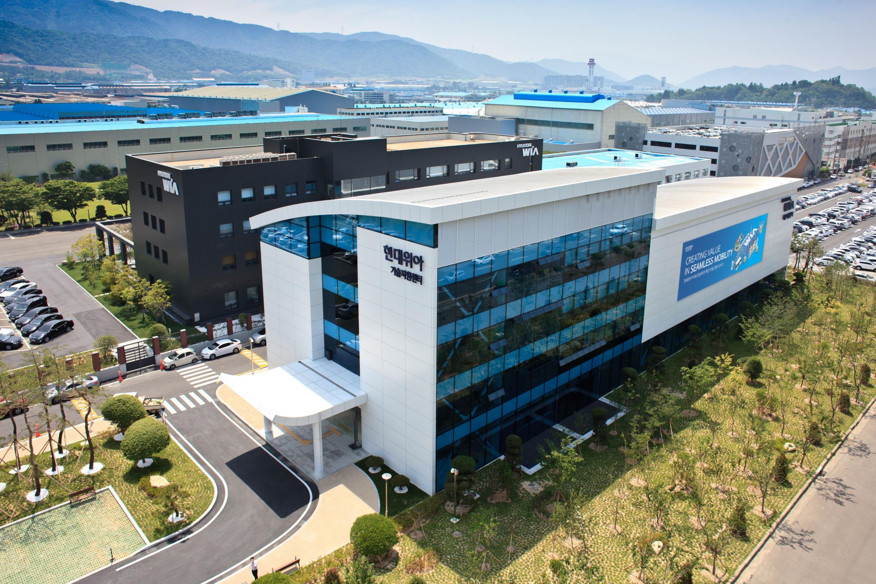 Picture of HYUNDAI WIA’s head office, located in Changwon-si, Gyeongsangnam-do. HYUNDAI WIA received an A+ in the ‘2023 ESG(Environmental·Social·Governance) Integrated Rating of Listed Company’ reported from KCGS. 2023 Courtesy of HYUNDAI WIA.
